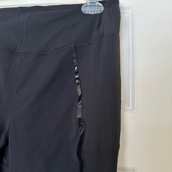 Lululemon Gloss Trim Run Super High Rise Tight - Picture 6 of 8